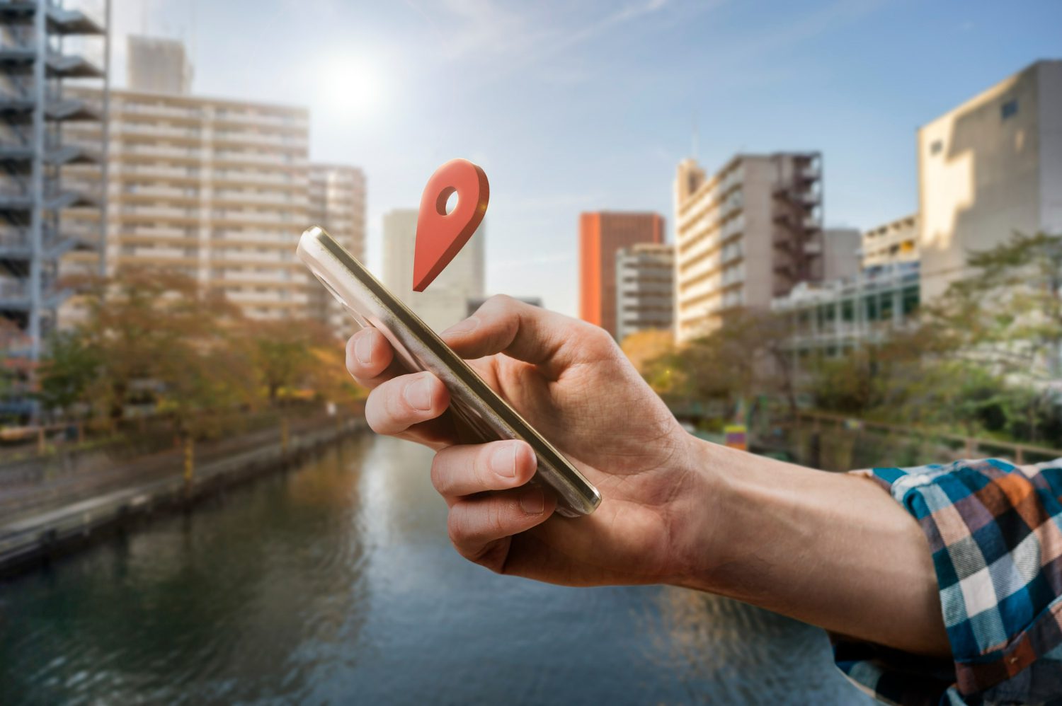 side-view-hand-holding-smartphone